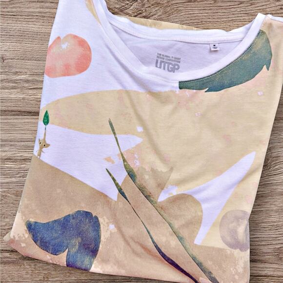 UTGP Nintendo PIKMIN x UNIQLO T-shirt  2017 Rare Women's Medium - Picture 1 of 8
